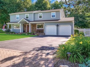 3 Eason Dr, Ridge, NY 11961