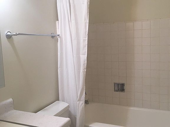 5th image of 3941 Starview Dr #1