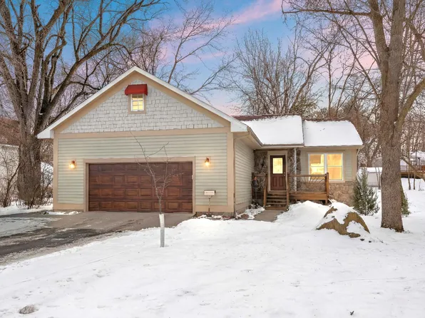 530 E 6th St, New Richmond, WI 54017