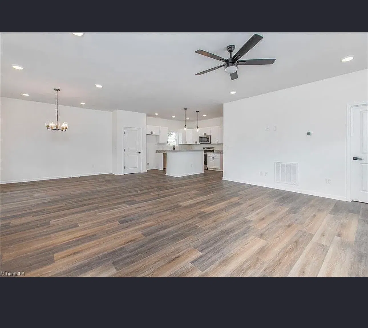 3 bed, 1460 sqft, $2,000 — Photo 2