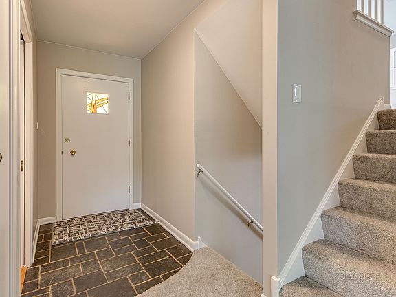 5th image of 204 S Yale Ave