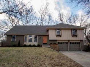 1107 S Clairborne Rd, Olathe, KS 66062