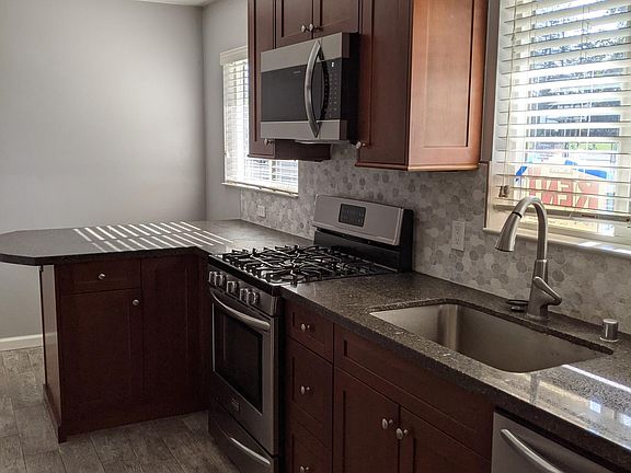 2nd image of 860 Grape Ave