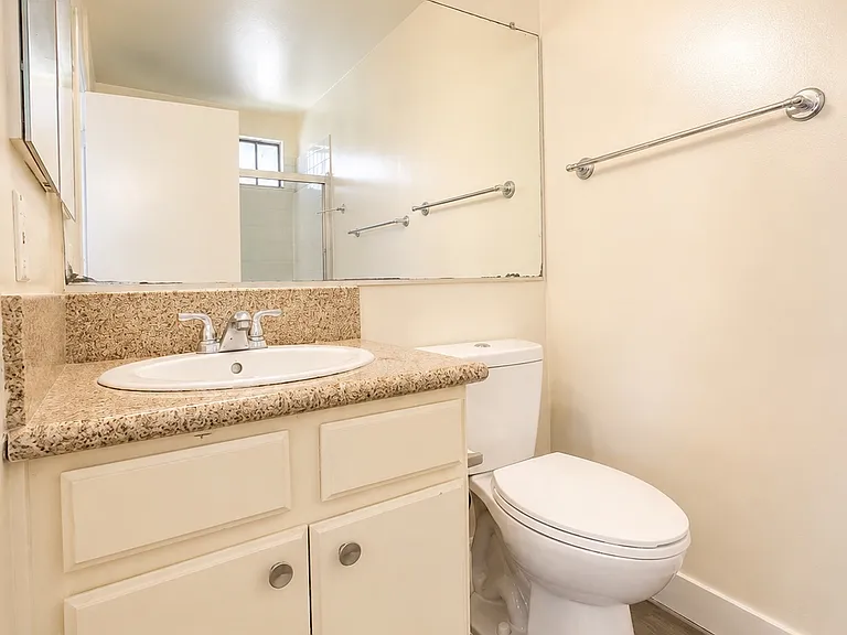 2101 Cedar Ave #A — Photo 13