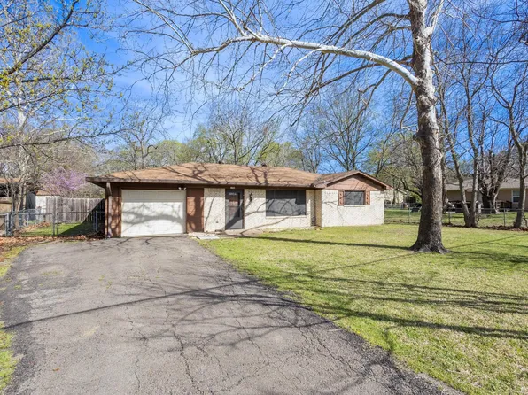 2100 Agnew St, Bonham, TX 75418