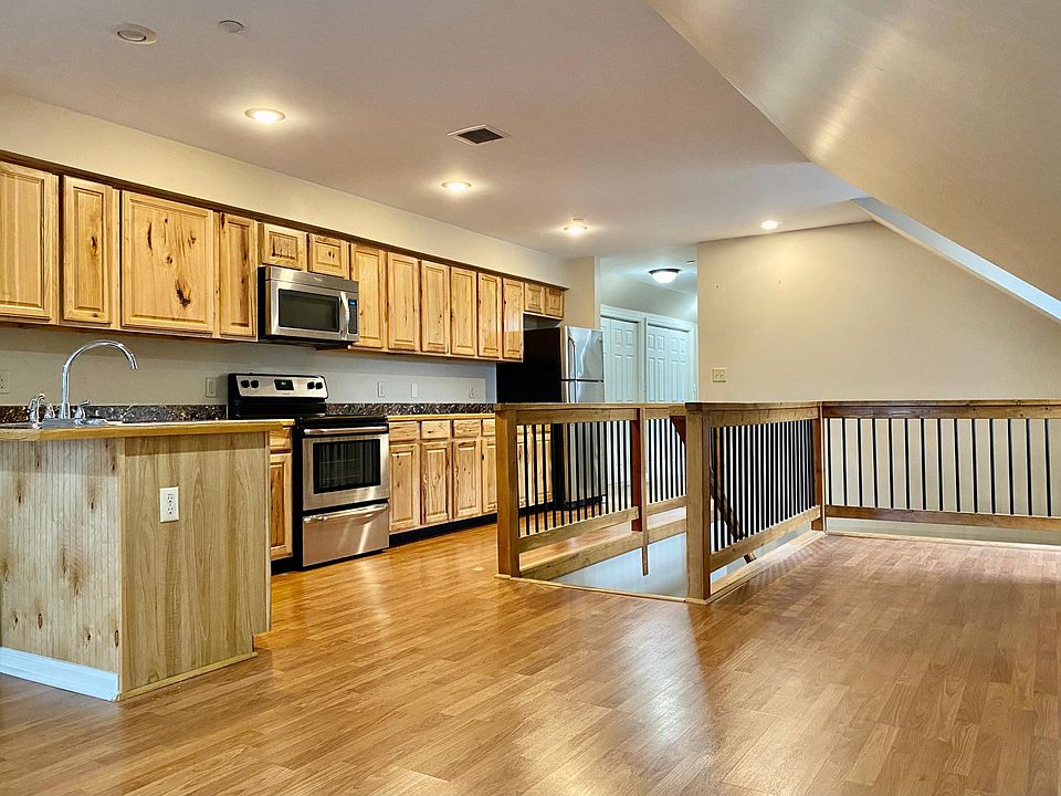 Entrance to Apartment/Kitchen