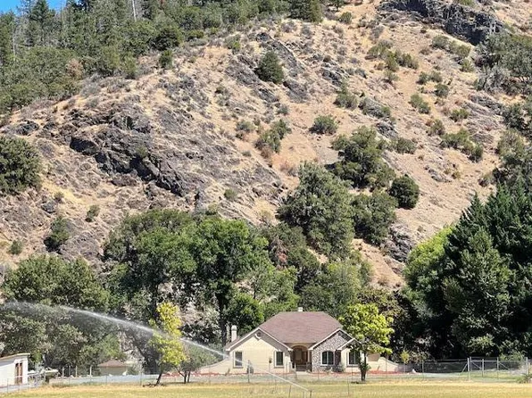 7813 Upper Applegate Rd, Jacksonville, OR 97530