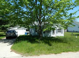 8077 Knight Dr, Newaygo, MI 49337