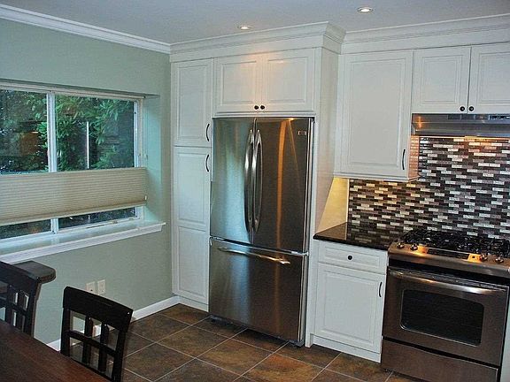 3rd image of 90 Blenheim Ct #90