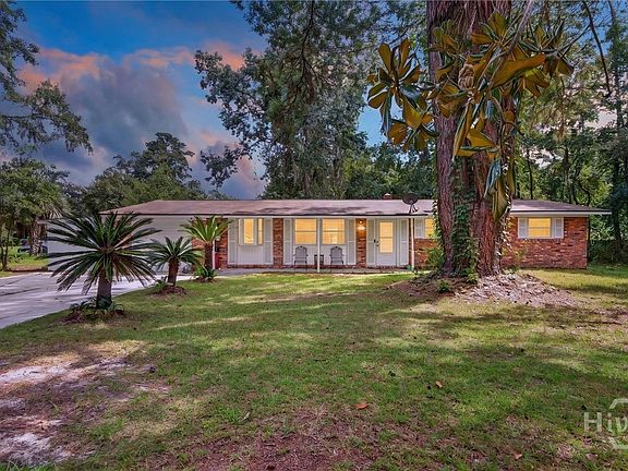 2nd image of 121 Juniper Circle