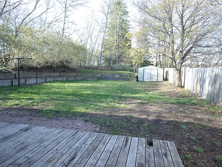 619 W Baraga Ave — Photo 10