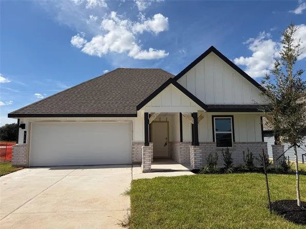 916 Legrand St, Brenham, TX 77833