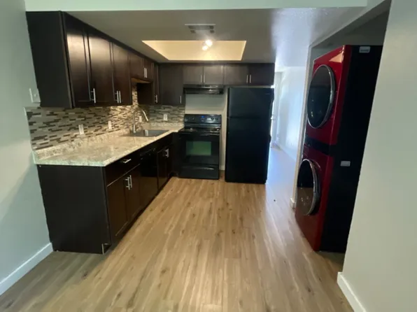 Catalina Apartment Homes