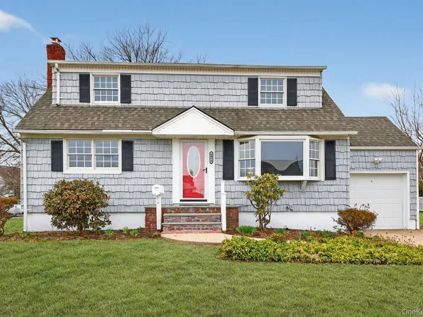 4072 Maywood Drive, Seaford, NY 11783