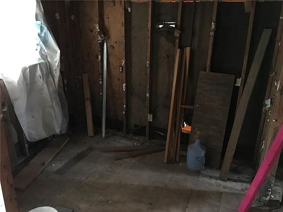 3rd image of 3804 Juno Dr