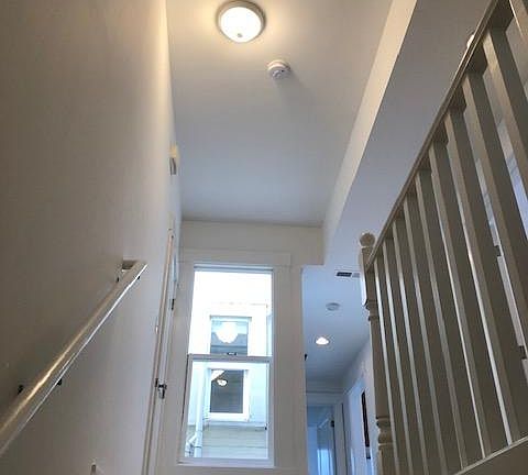 3rd image of 1620 Howard St #1620