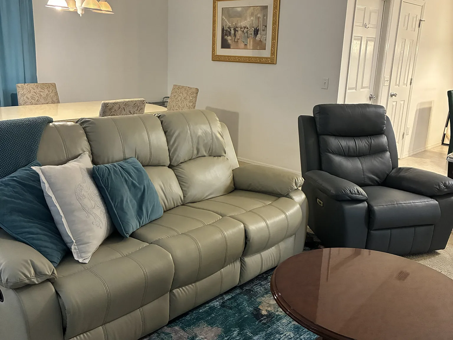 2 bed, 1156 sqft, $1,700 — Photo 2