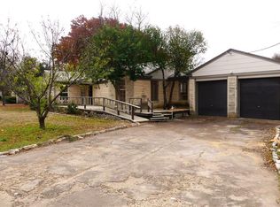 206 E Colonial Dr, Lancaster, TX 75134