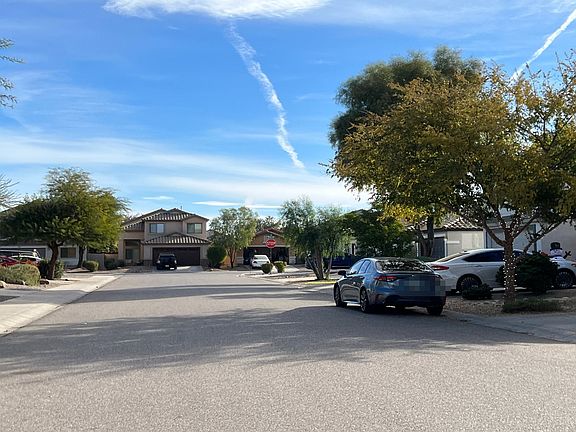4th image of 454 E Penny Ln