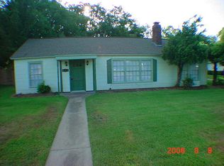 615 Danbury St, Angleton, TX 77515