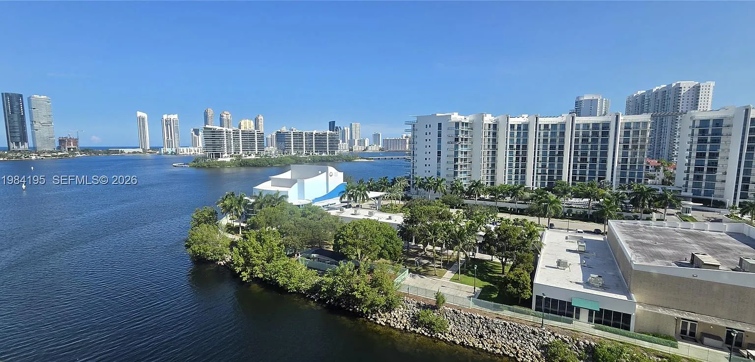 Aventura Marina Condo Num — Photo 1