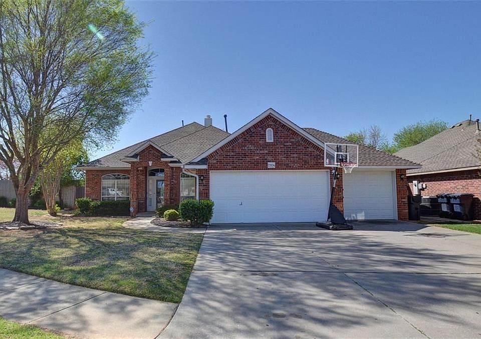 1st image of 2104 SW 125th Pl