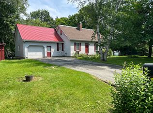 70 Stagecoach Dr, Newport, VT 05855