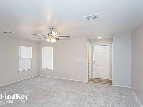 3rd image of 8037 Dutch Villas St