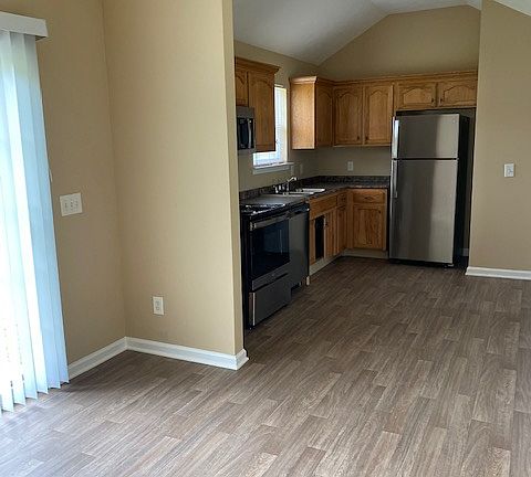 2nd image of 517 Barking Dr