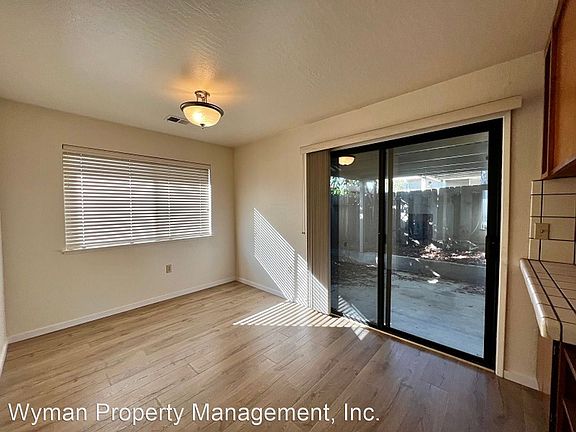 5th image of 2224 Clay St #2230