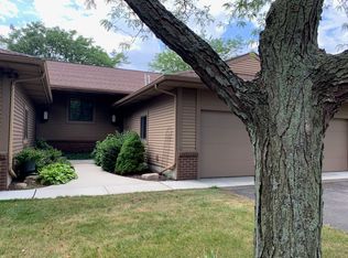 654 Bradford Pl NE #48, Grand Rapids, MI 49525