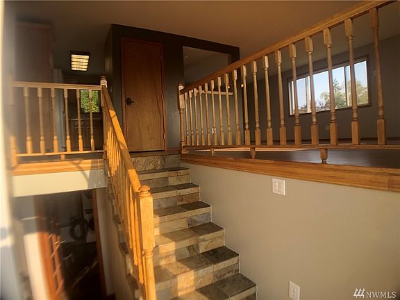 2nd image of 609 N Lander Ct