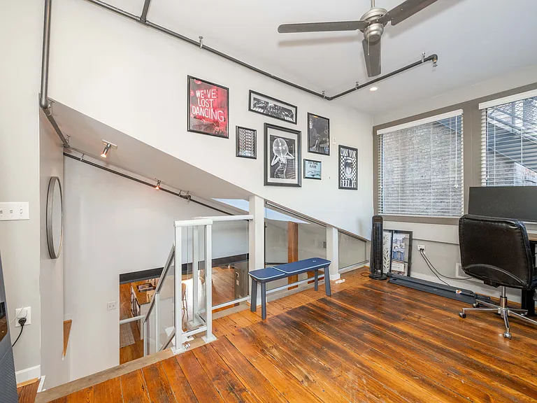 1417 Main St #5 — Photo 31