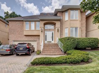 148 Panther Valley Ct, Holmdel, NJ 07733