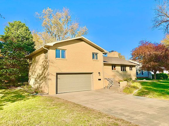 4th image of 2525 Sunset Dr