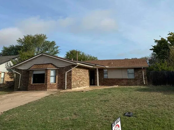 327 NE Skyline Cir, Lawton, OK 73507
