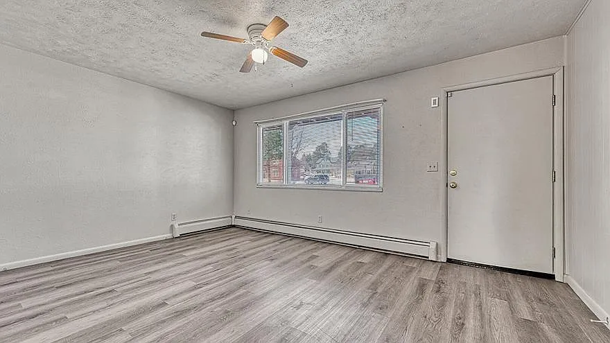 2 bed, 728 sqft, $1,450 — Photo 2