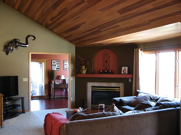 4th image of 145 Williamsburg Dr