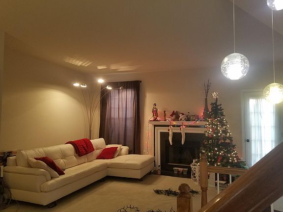 5th image of 2416 Clover Field Cir