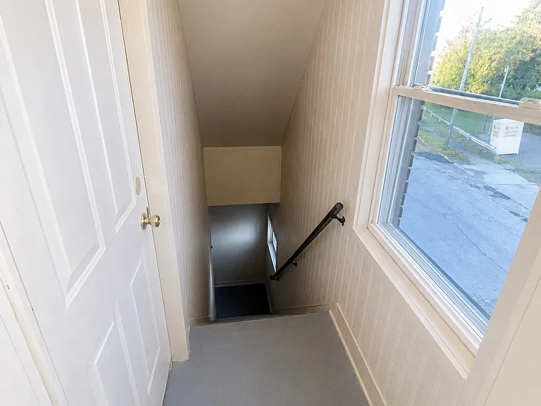 4933 Turney Rd — Photo 3