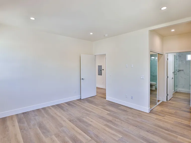 5536 Lexington Ave — Photo 23