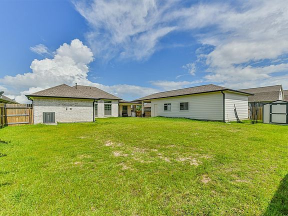 4th image of 3207 Patagonia St