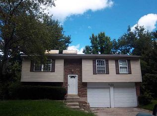 9450 English Oak Dr, Indianapolis, IN 46235
