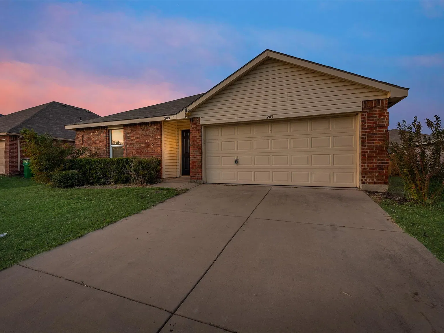 4 bed, 1850 sqft, $1,875 — Photo 2
