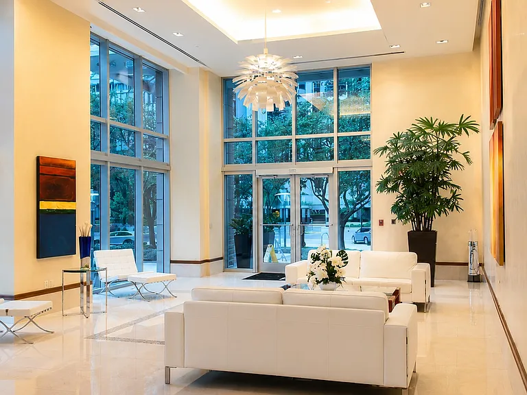 1060 Brickell Ave #407 — Photo 4