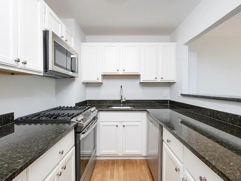 1422 Columbia Rd #2 — Photo 1