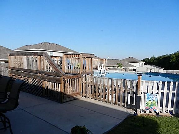 5th image of 6913 Brookglen Ln