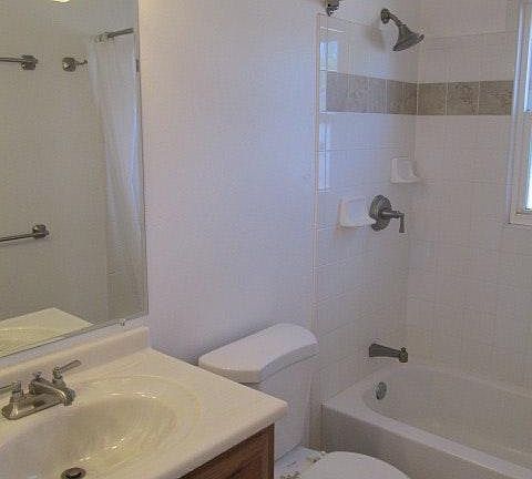 2nd image of 2513 La Veta Dr NE #House