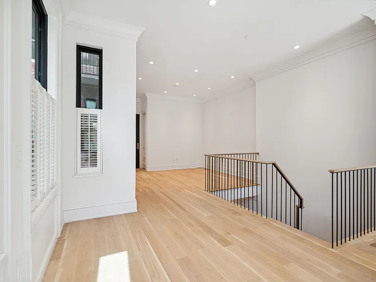 1227 N 6th St #6 — Photo 35