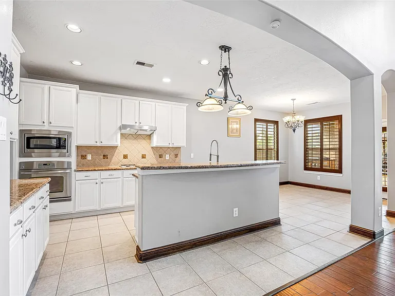 8127 Edenwood Dr — Photo 16